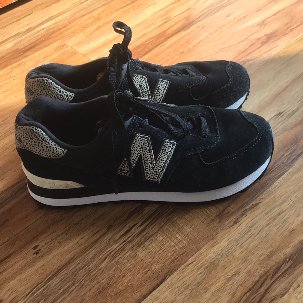 New balance black shoes 8.5 good condition